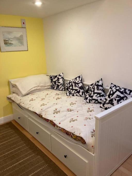 Studio Annexe With Separate Shower Room Broadhempston Eksteriør bilde